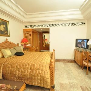 Luxury King Room